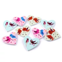 Madár mintás szív formájú festett fa gombcsomag - 10db Madár mintás szív formájú festett fa gombcsomag - 10db