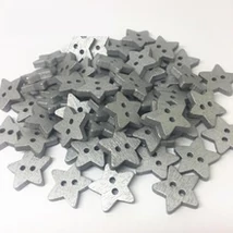 Csillag alakú fa gombcsomag - ezüst - 10db Csillag alakú fa gombcsomag - ezüst - 10db