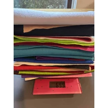 Barkácsfilc / polyfilc tekercs végi darabok - kb 699gr