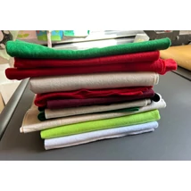 Színes polyfilc - tekercs végi darabok - kb 1kg Színes polyfilc - tekercs végi darabok - kb 1kg